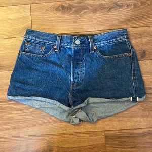 Levi shorts button fly